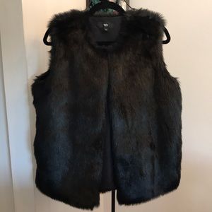 Black Faux Fur Vest - Women’s